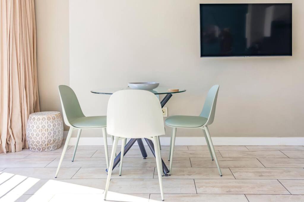 Apartment Perspectives On Roeland