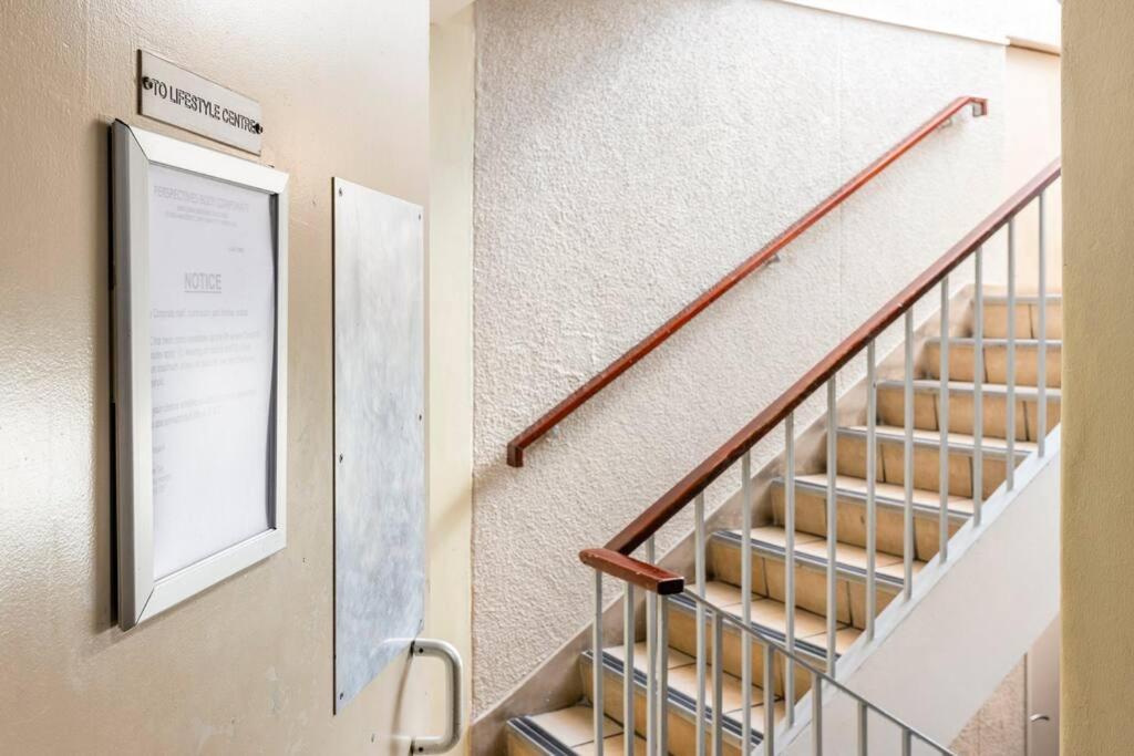 Perspectives On Roeland Apartment